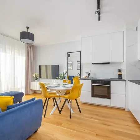 Elegant Apartment In Warsaw With Parking And Desk For Remote Work By Noclegi Renters Exterior photo